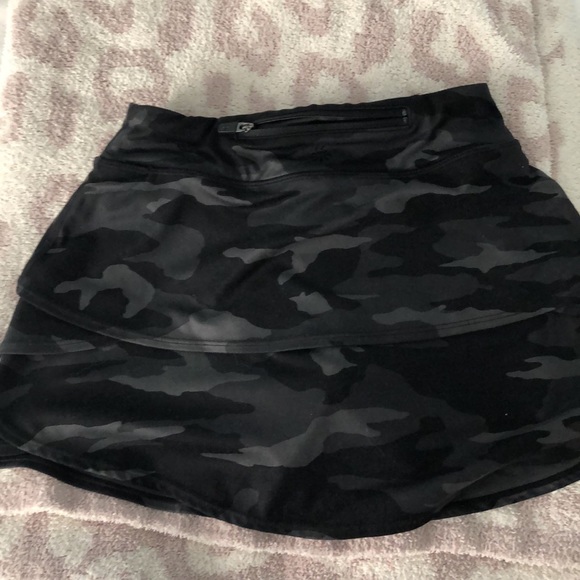 camo skirt - Picture 2 of 3